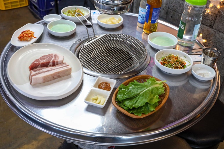 돈돼지연탄구이 이미지