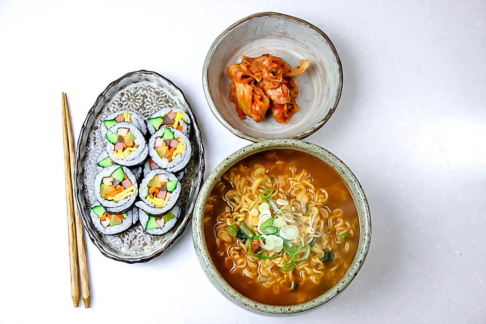 김밥에 라면 이미지