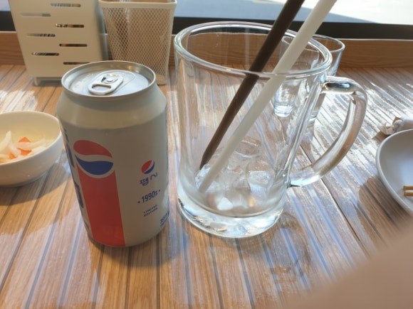 꽃내음 식탁 이미지