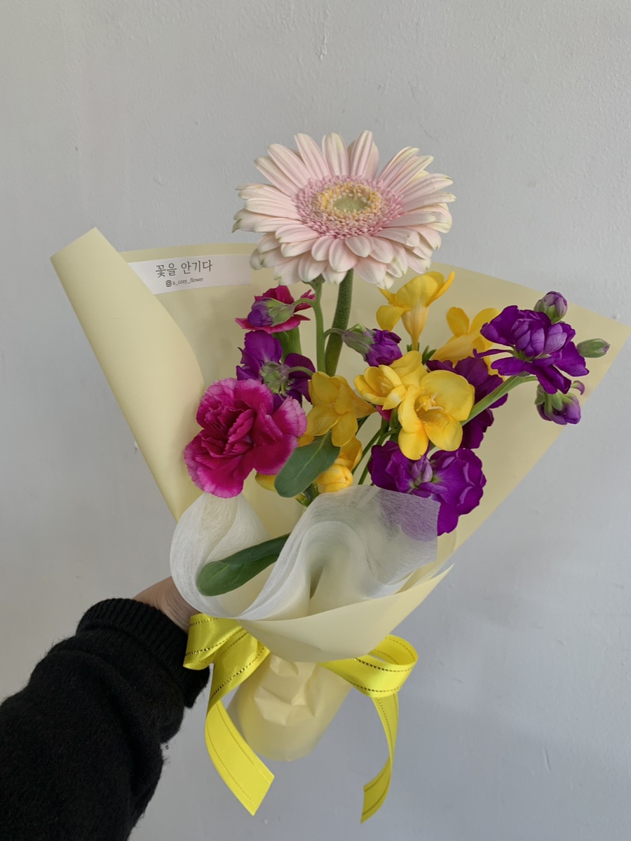 꽃을안기다 이미지