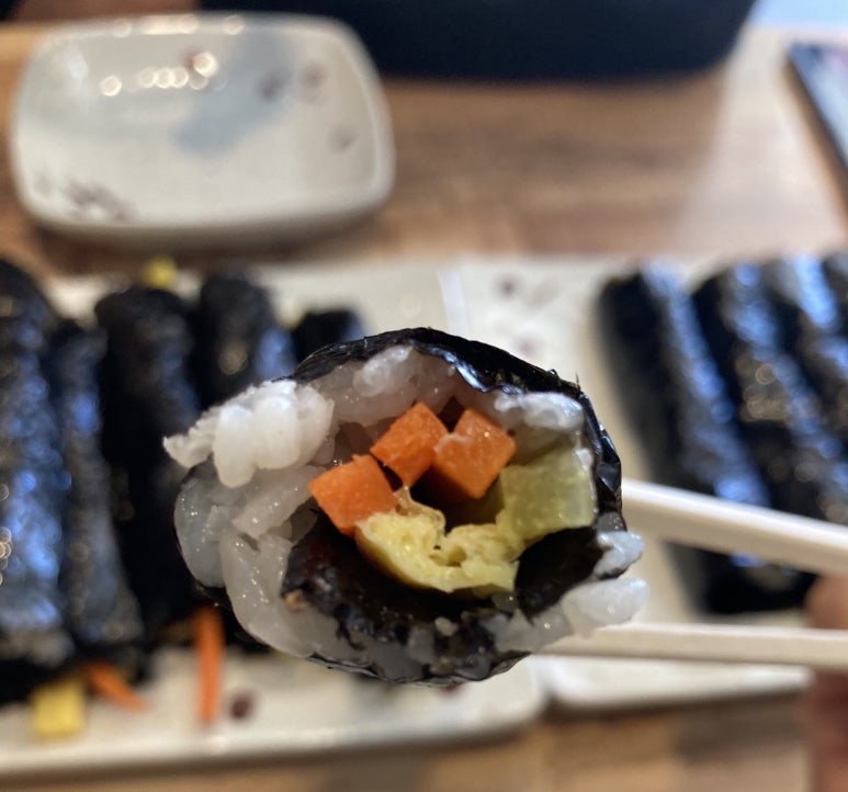 삼색꼬맹이김밥 이미지