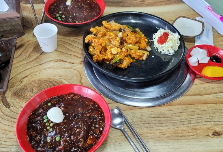 일억원짜장 이미지