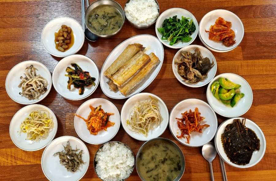 삼진한정식 이미지