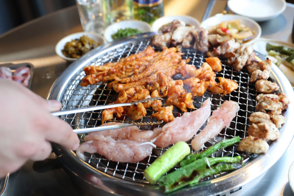 숯불에 구운닭 이미지