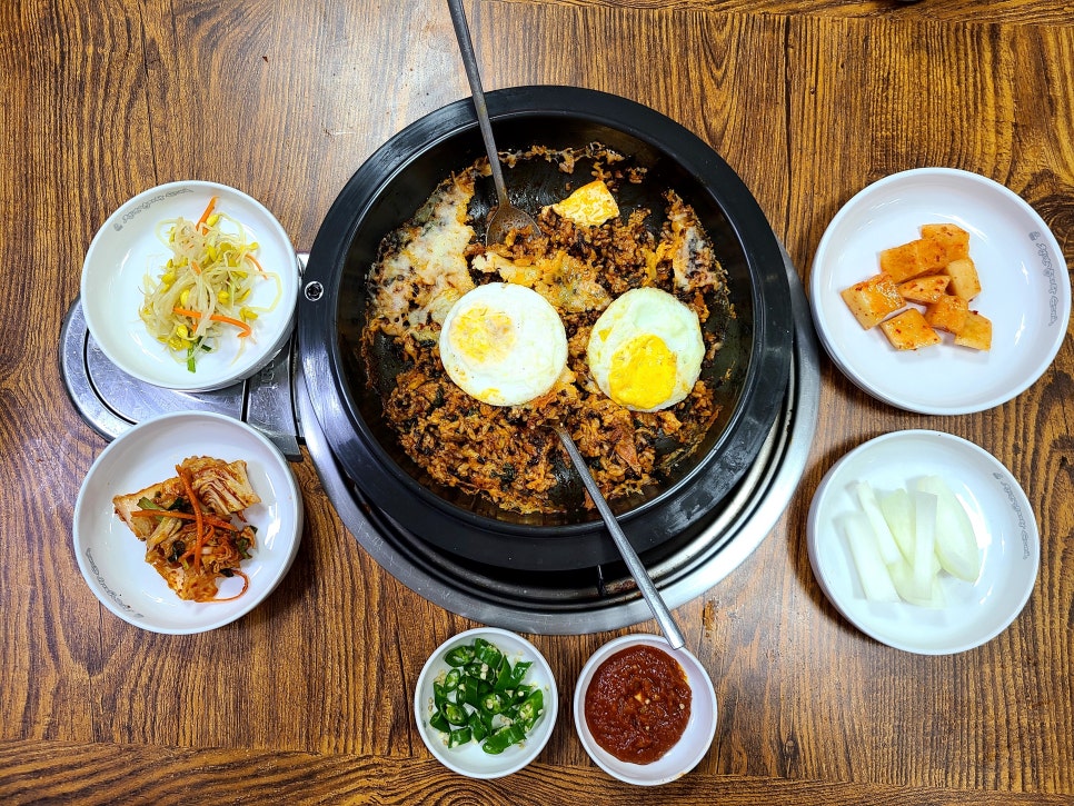 청년감자탕순대국 상무점 이미지