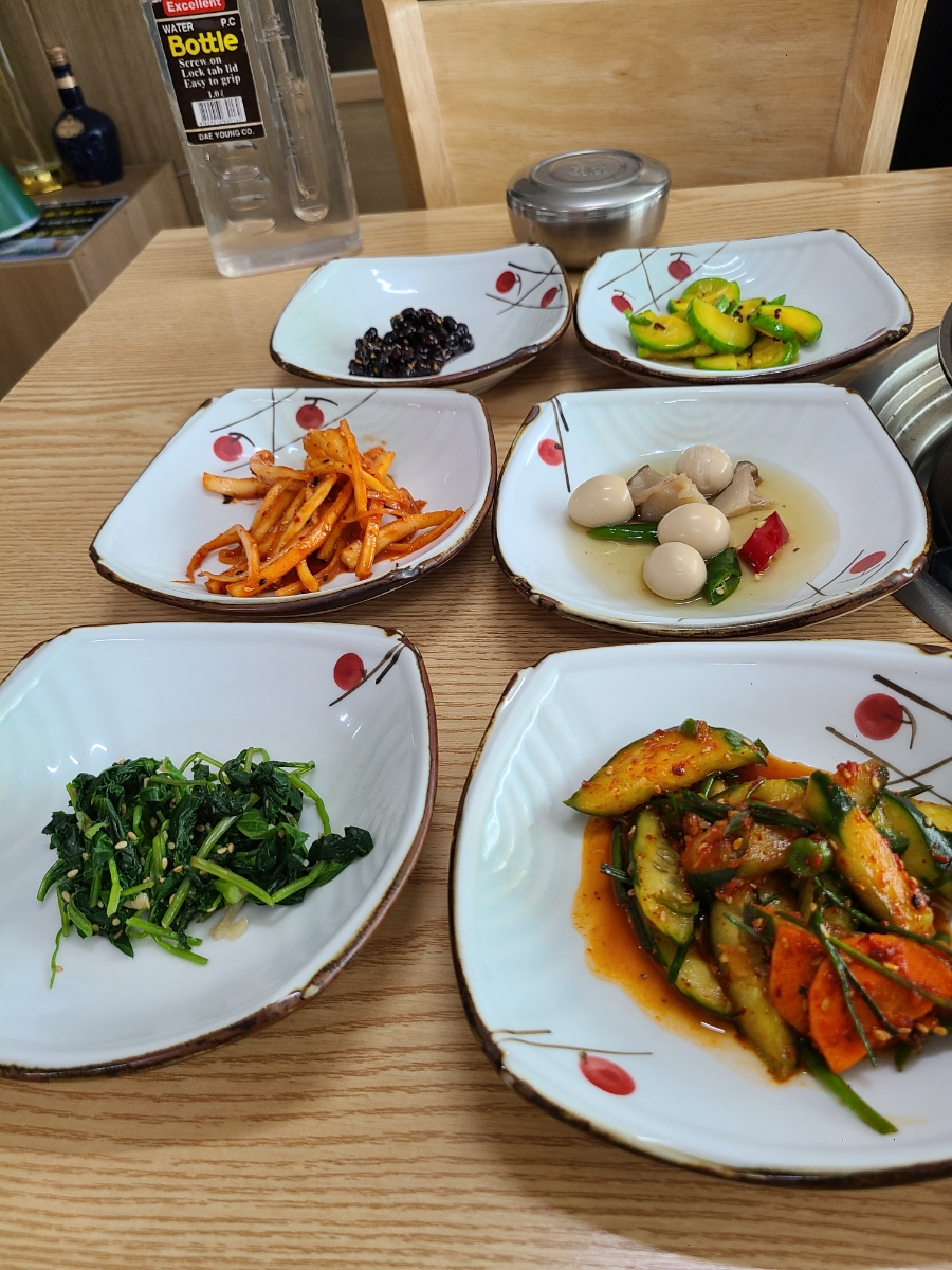 김옥자흑두부보쌈 이미지