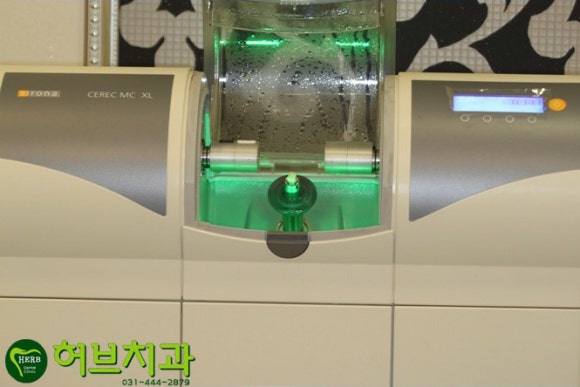 허브치과 이미지