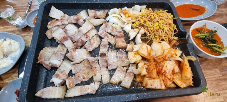 웃으면돼지 이미지