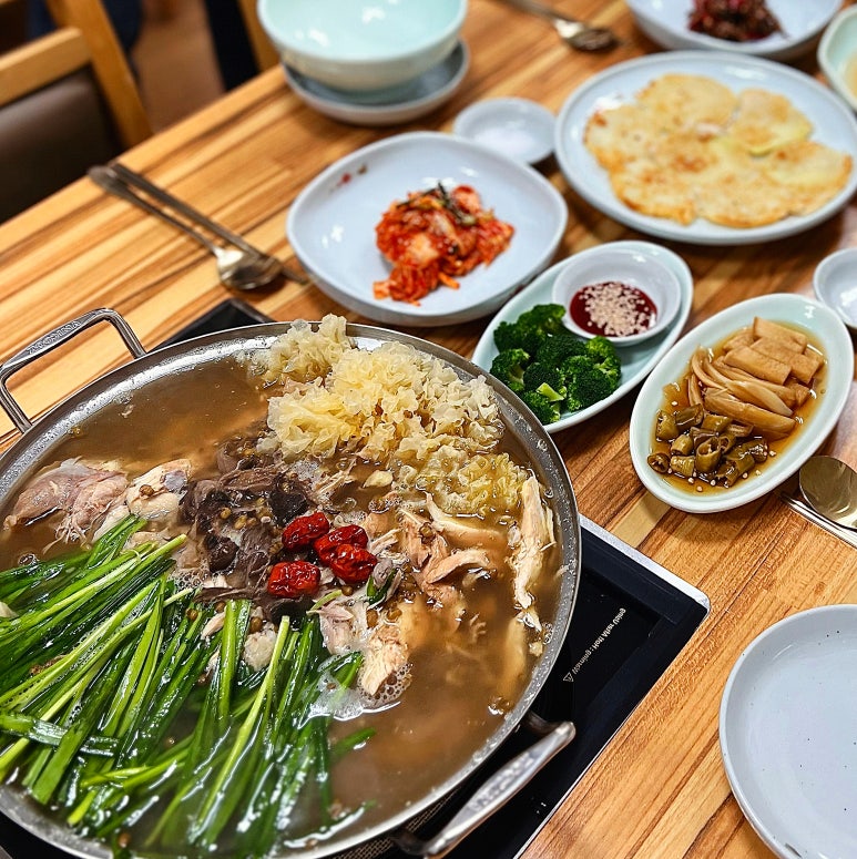 오능이백숙 이미지