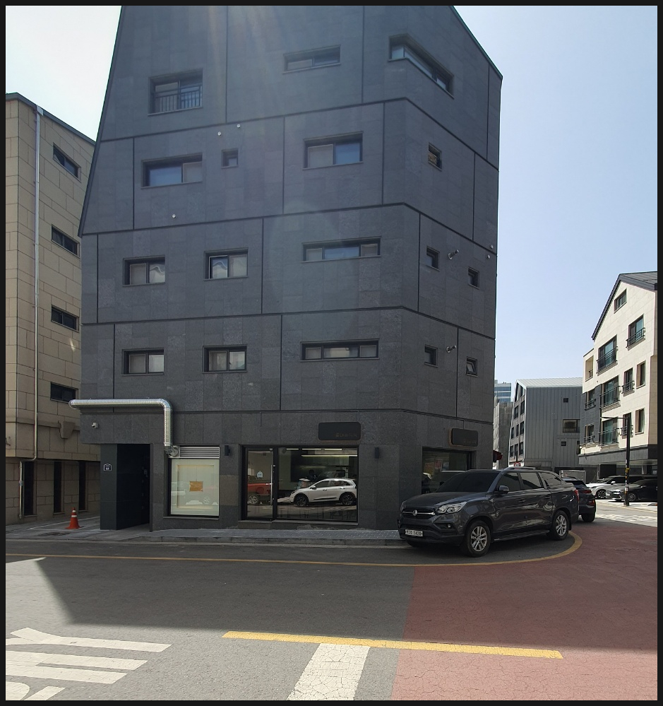 꽃내음 식탁 이미지