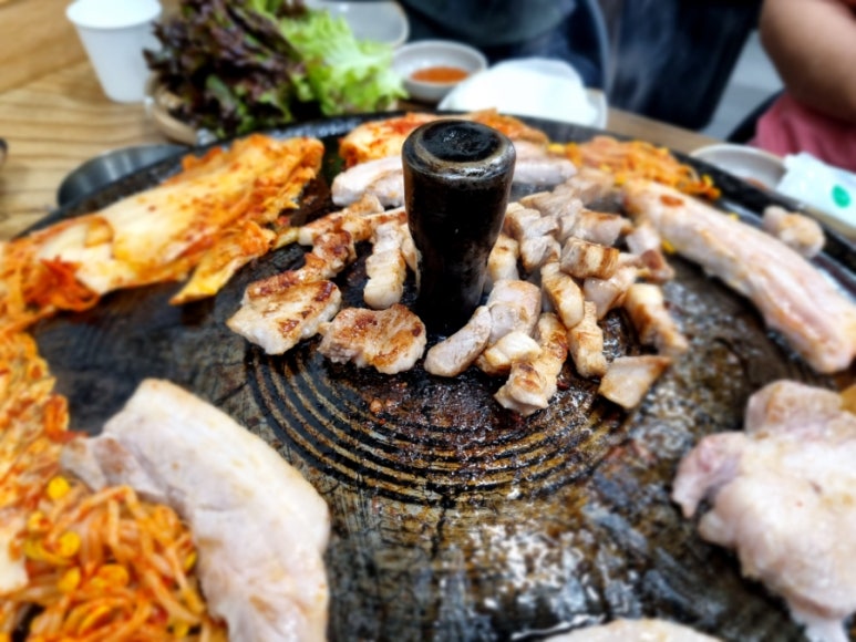 ssack쓰리솥뚜껑김치삼겹살 이미지