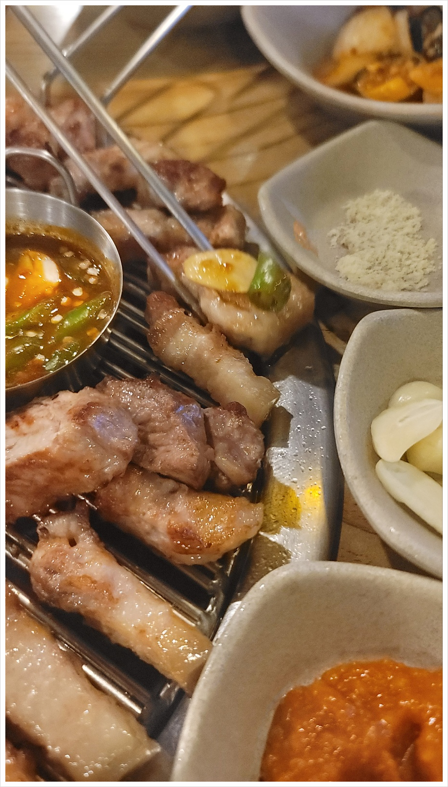 꺼멍집 이미지