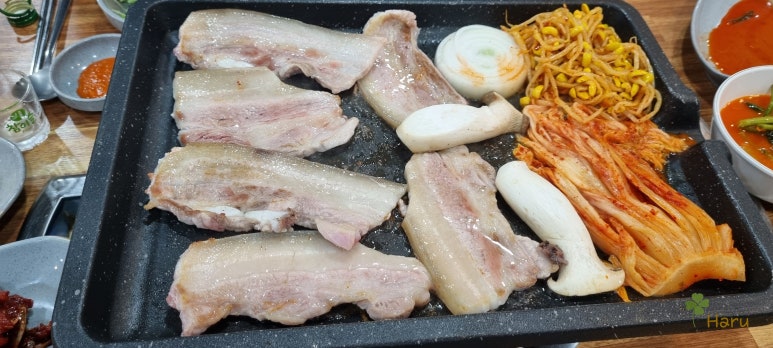 웃으면돼지 이미지
