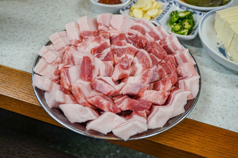 진짜무쇠삼겹청주 이미지