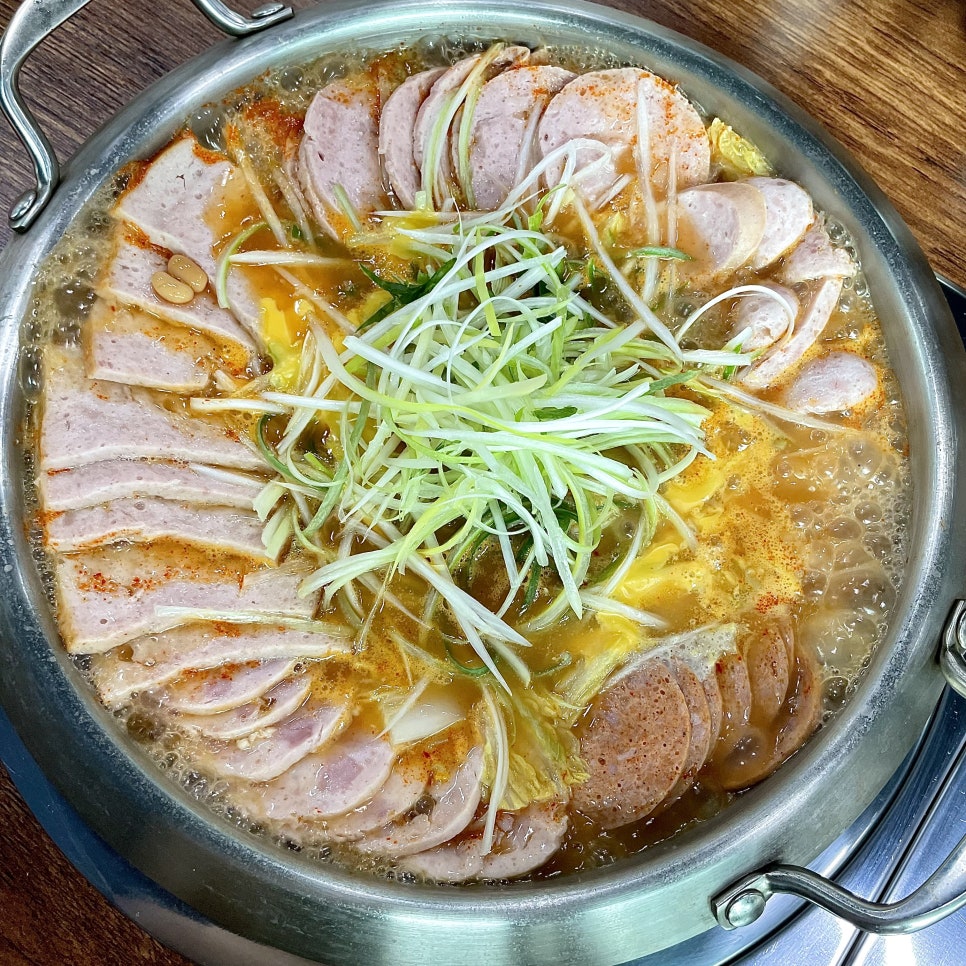 로만델리 부대찌개 이미지