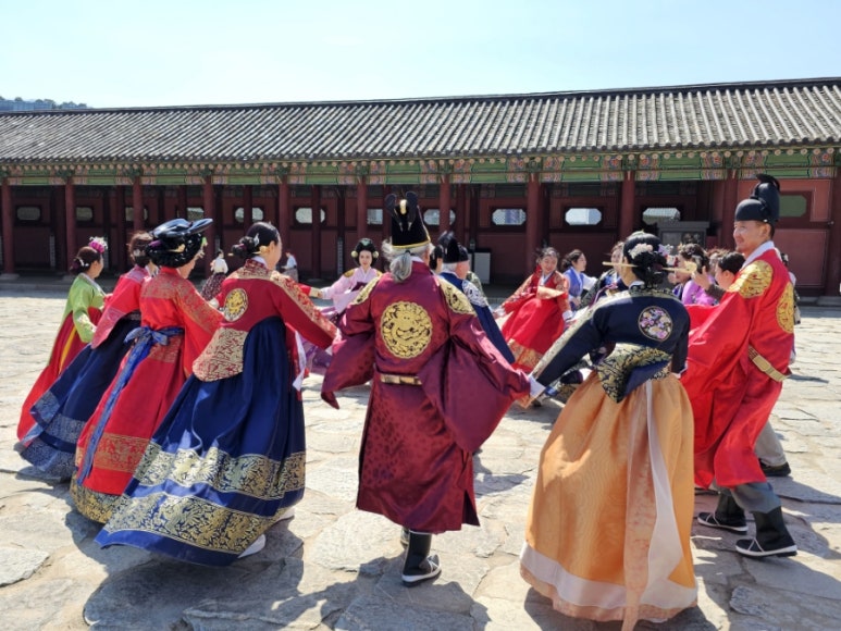 연리지한복 이미지