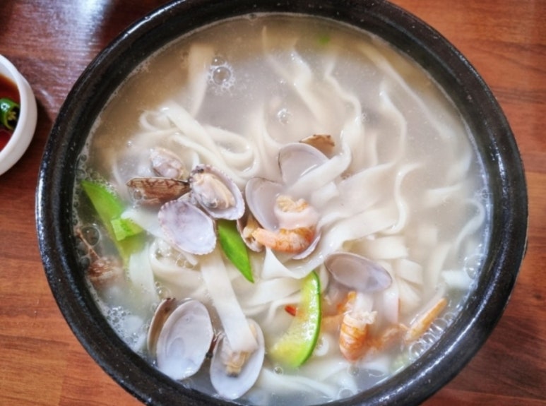 향촌칼국수 이미지