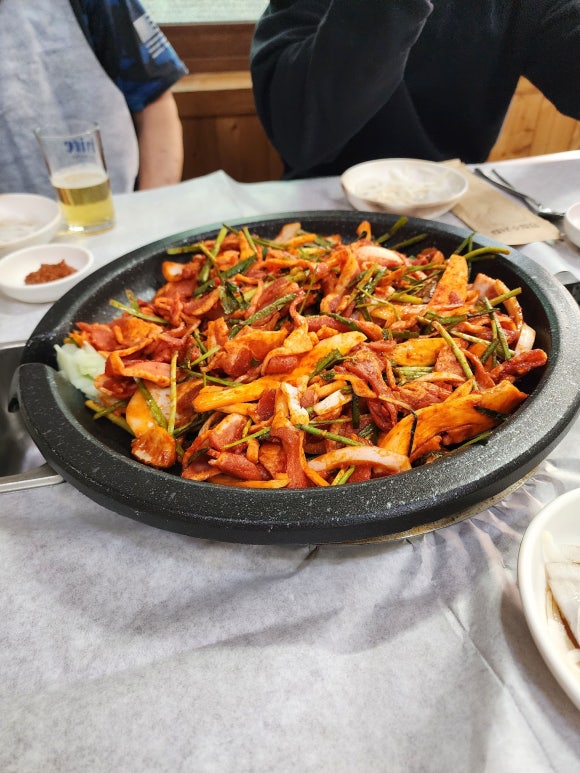 오리와꿀꿀이 이미지