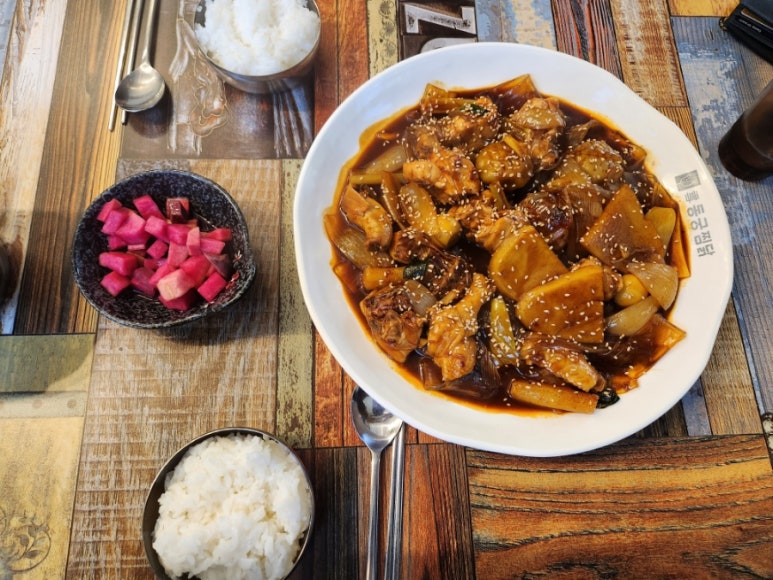 동궁찜닭시흥 이미지