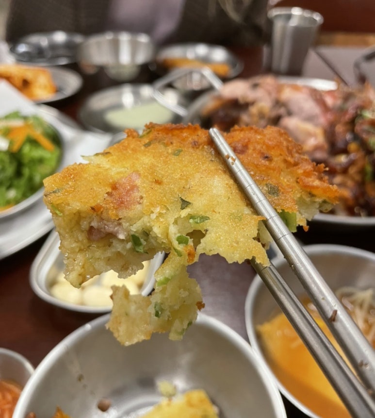 욱이족발 이미지