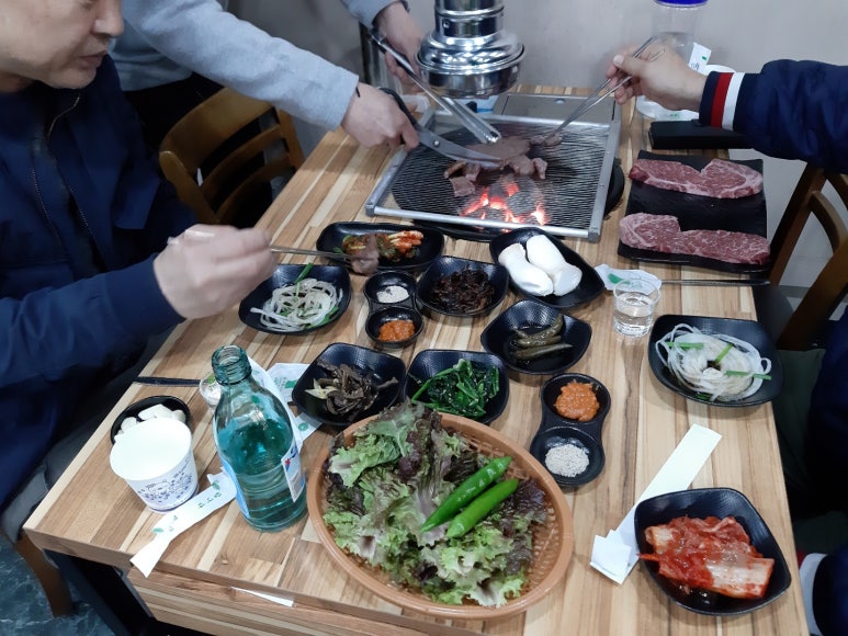 명품한우네정육점식당 이미지