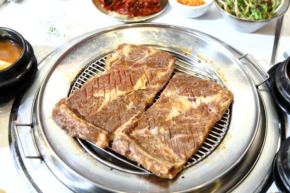 흥부골숯불돼지갈비 이미지