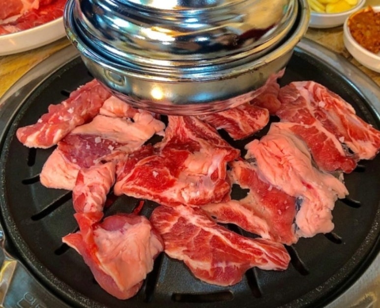 산청흑돼지 이미지