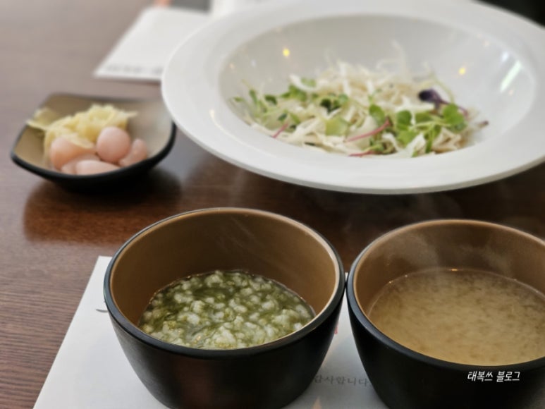 스시벅스연어가맛있는 이미지