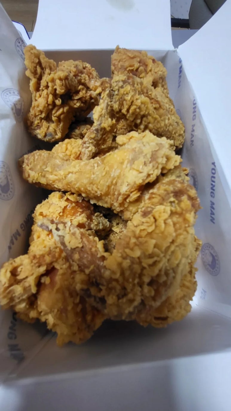 청년치킨 이미지