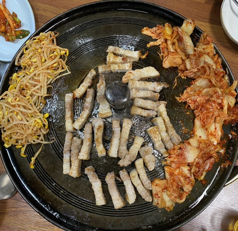 정가솥뚜껑삼겹살 이미지