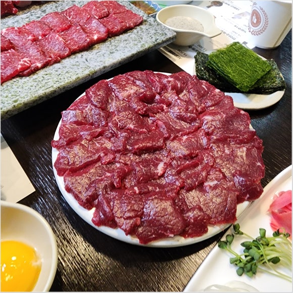 육회한녀석들 이미지