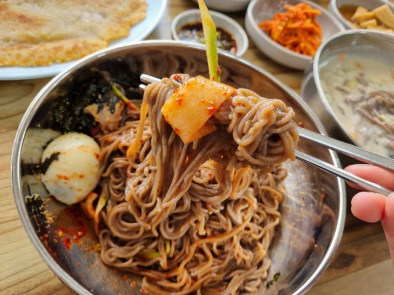 옹심이칼국수 이미지