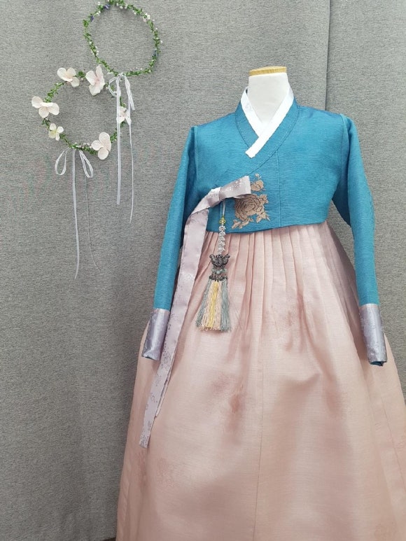 주홍한복 이미지