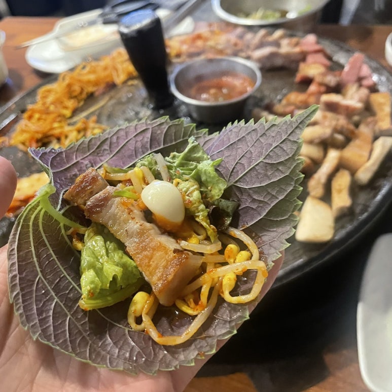 돈꿈솥뚜껑삼겹살 이미지