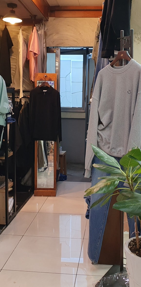 남성복코너 이미지