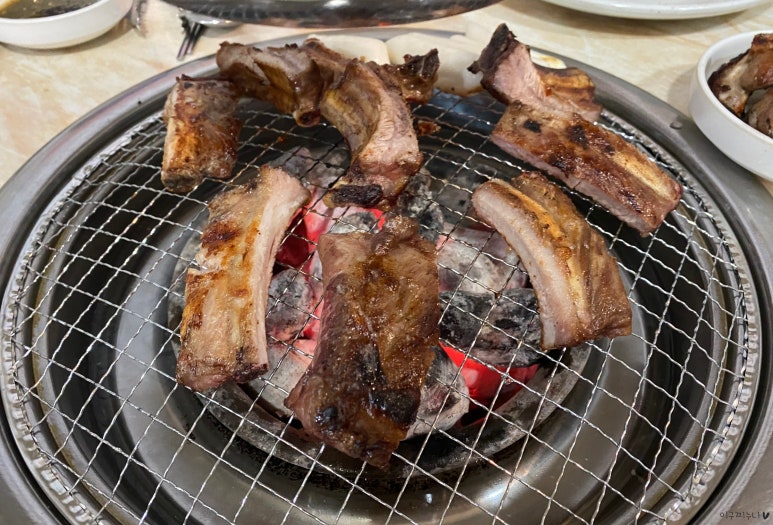 거시기쪽갈비생족발구이 이미지
