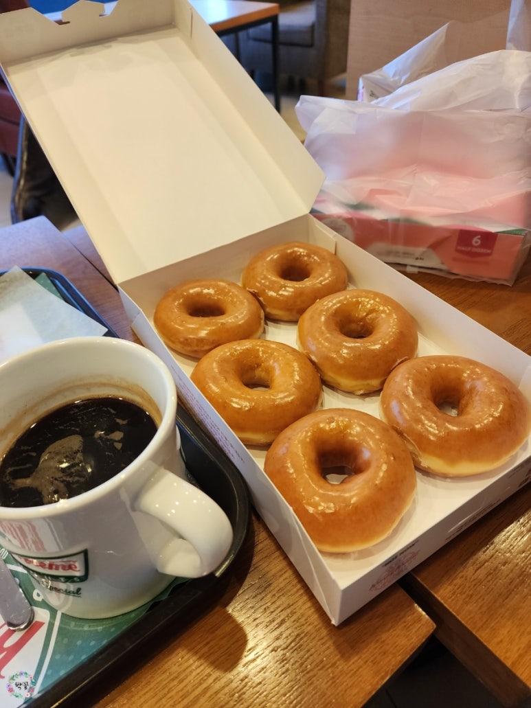 크리스피크림도넛마산 이미지
