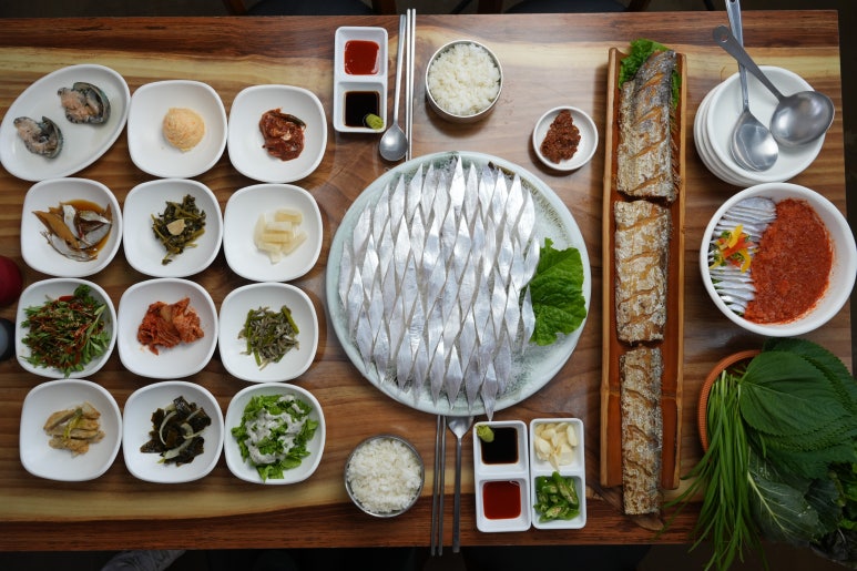 갯마을식당 이미지