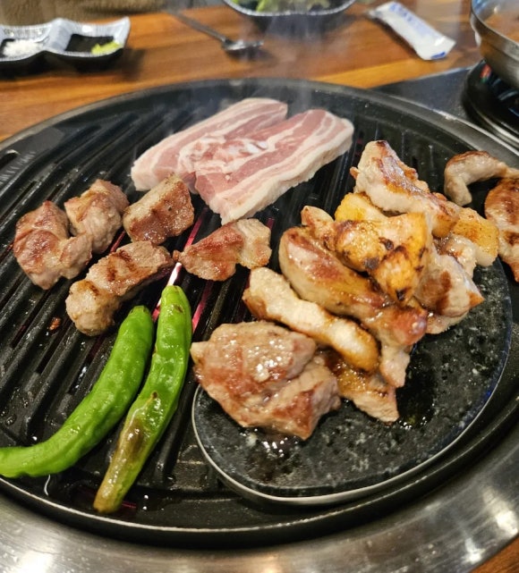 흑돼지삼백식당탄현점 이미지