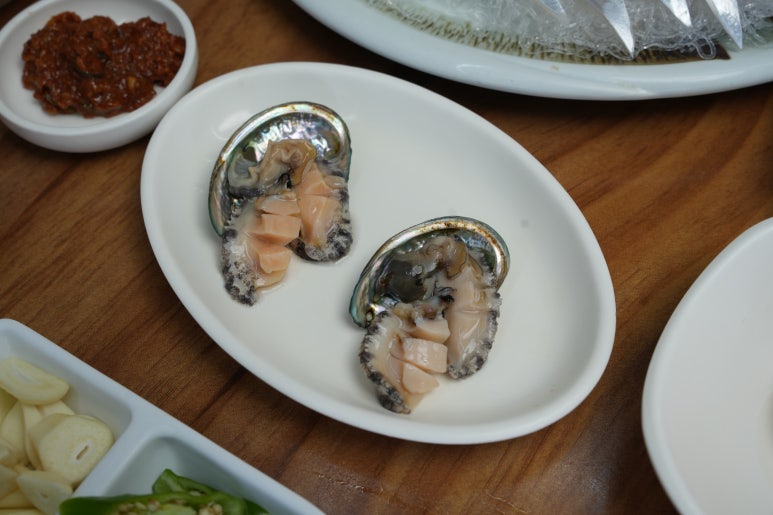 갯마을식당 이미지