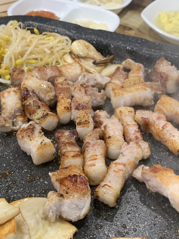 꿀꺽삼겹 이미지