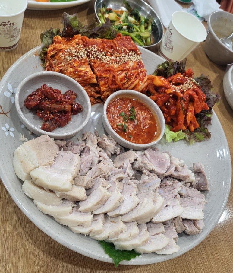 항아리칼국수보쌈 이미지