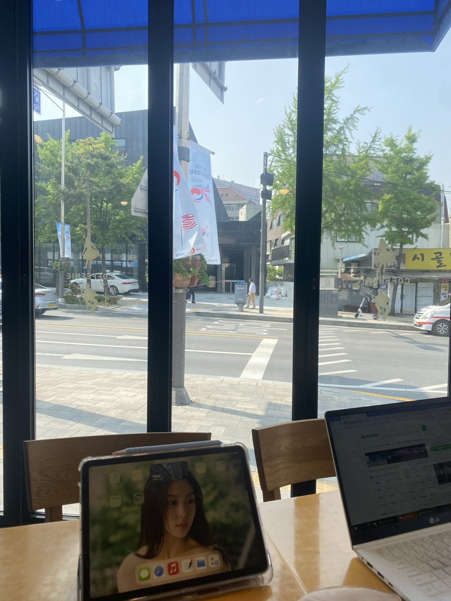 커피니 약수역점 이미지