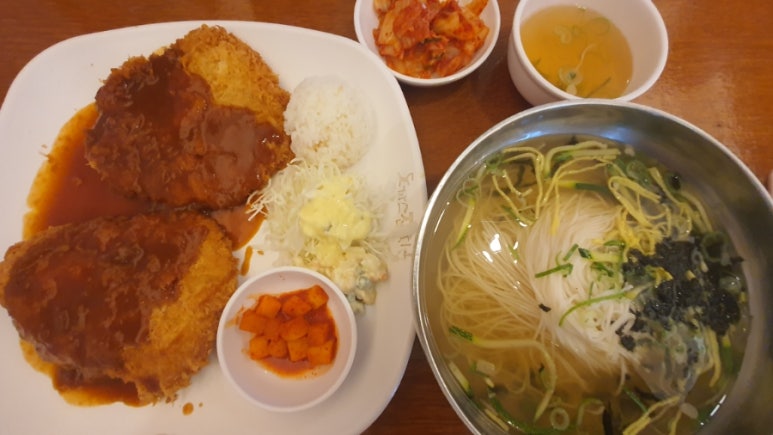 옛날잔치국수 이미지