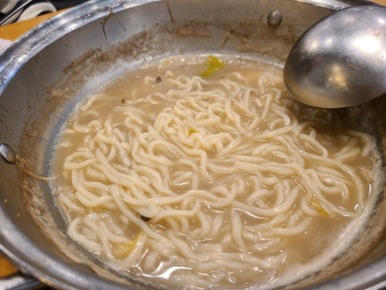 명동칼국수샤브샤브 이미지