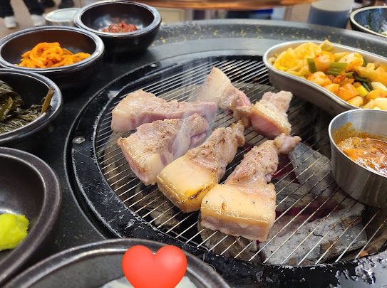 밥이랑고기랑 이미지
