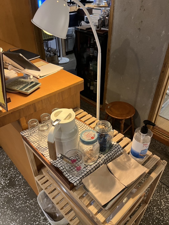 우연한 서점 이미지