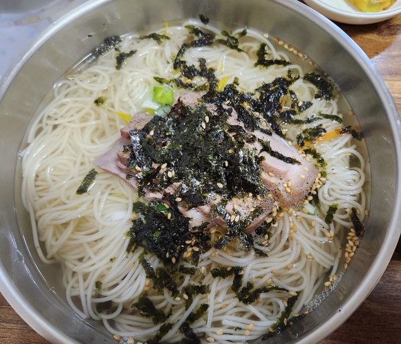 엄마돈국수 이미지
