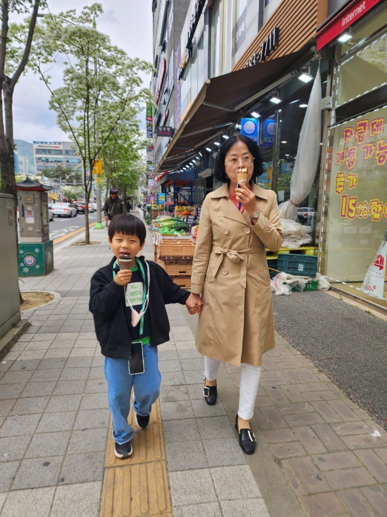 윤우스튜디오 이미지