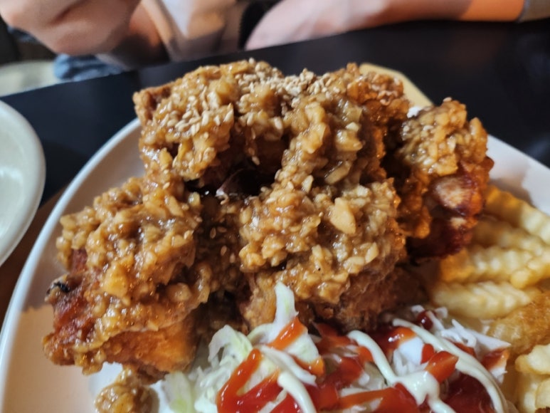 쥬라기마늘치킨 이미지